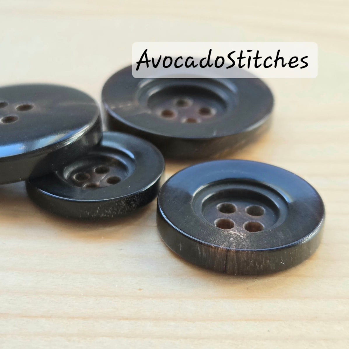 HERITAGE HORN 4-Hole Buttons — Dark Brown Buffalo Horn Natural Buttons 15-25mm (Set of 4)