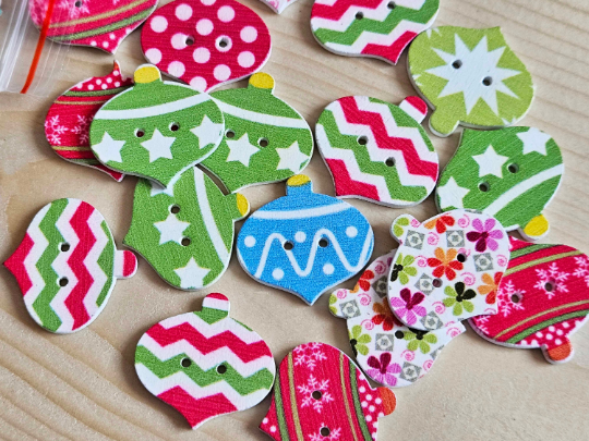 HOLIDAY ORNAMENTS / 26*27mm / Wooden Buttons / Sewing Buttons