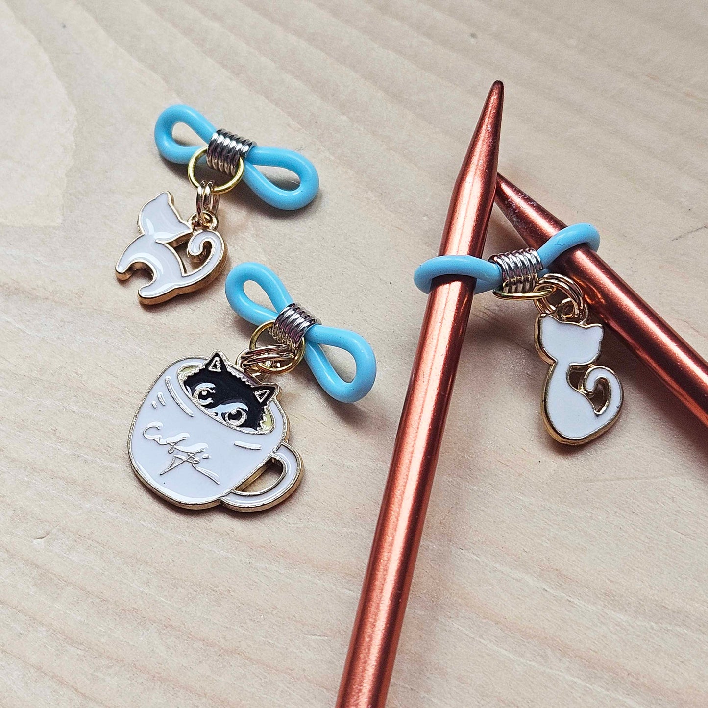 Clearance // CAT in a CUP (Blue) - Knitting Needle Huggers / Set of 3 / Stitch Stoppers / Stitch Huggers / Notions