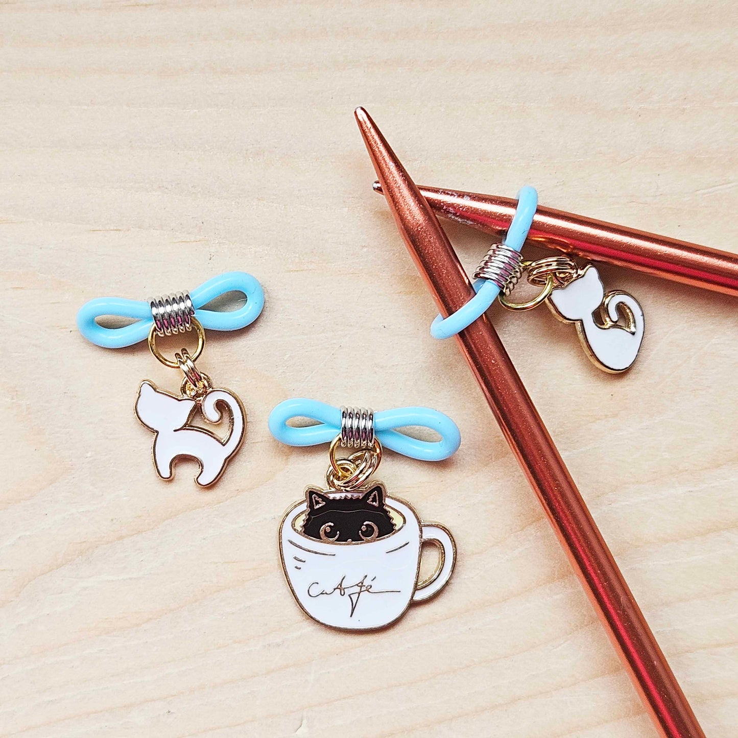 Clearance // CAT in a CUP (Blue) - Knitting Needle Huggers / Set of 3 / Stitch Stoppers / Stitch Huggers / Notions