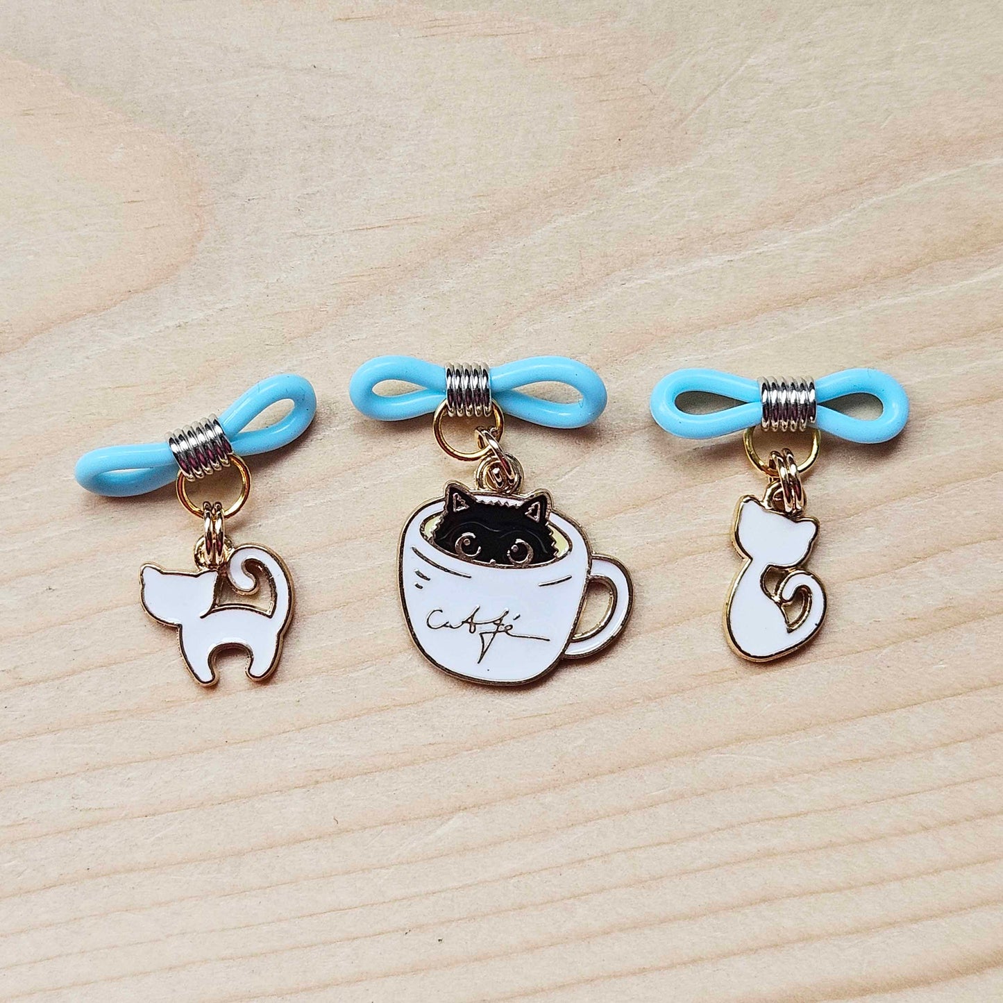 Clearance // CAT in a CUP (Blue) - Knitting Needle Huggers / Set of 3 / Stitch Stoppers / Stitch Huggers / Notions