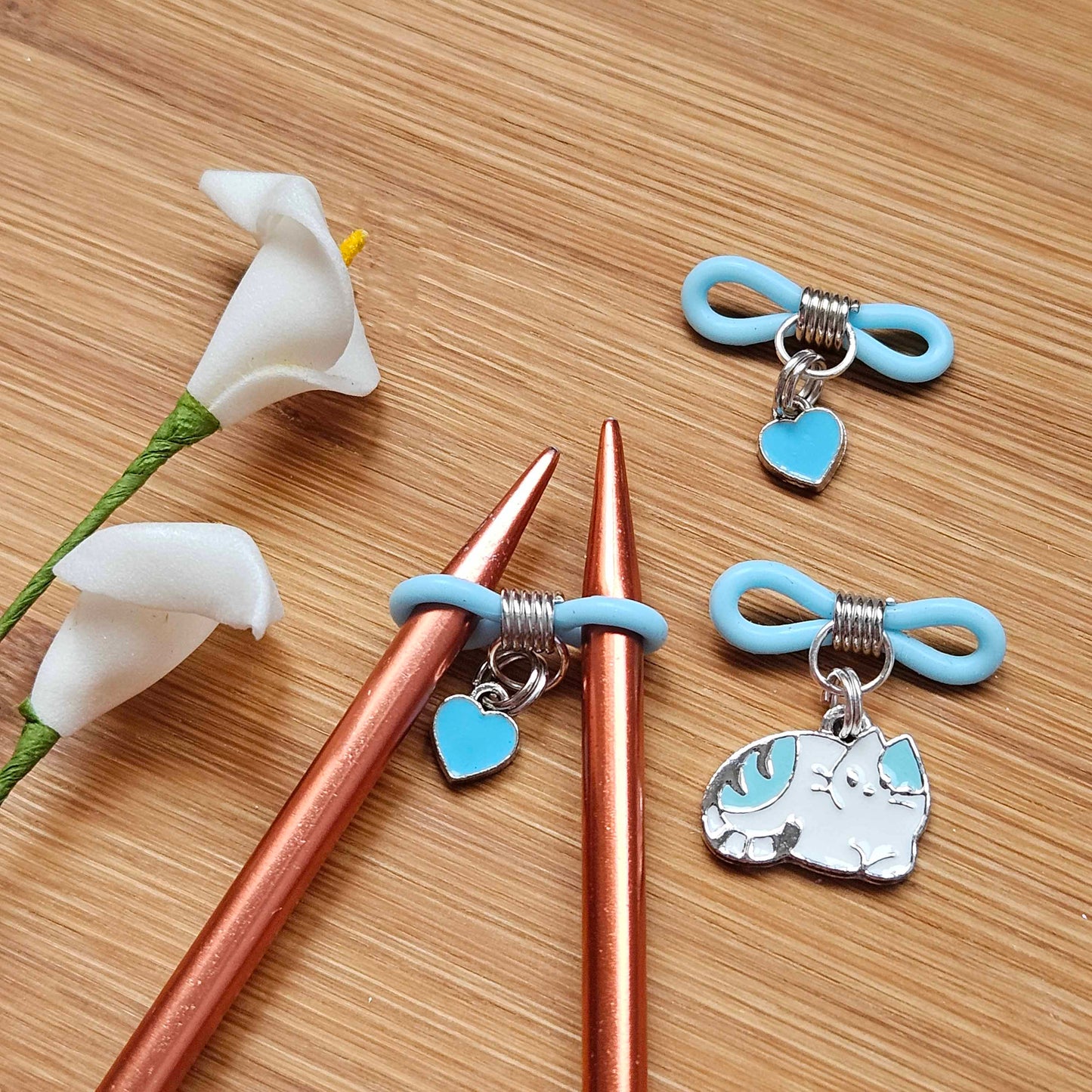 BLUE SLEEPY CAT - Knitting Needle Huggers / Set of 3 / Stitch Stoppers / Stitch Huggers / Notions