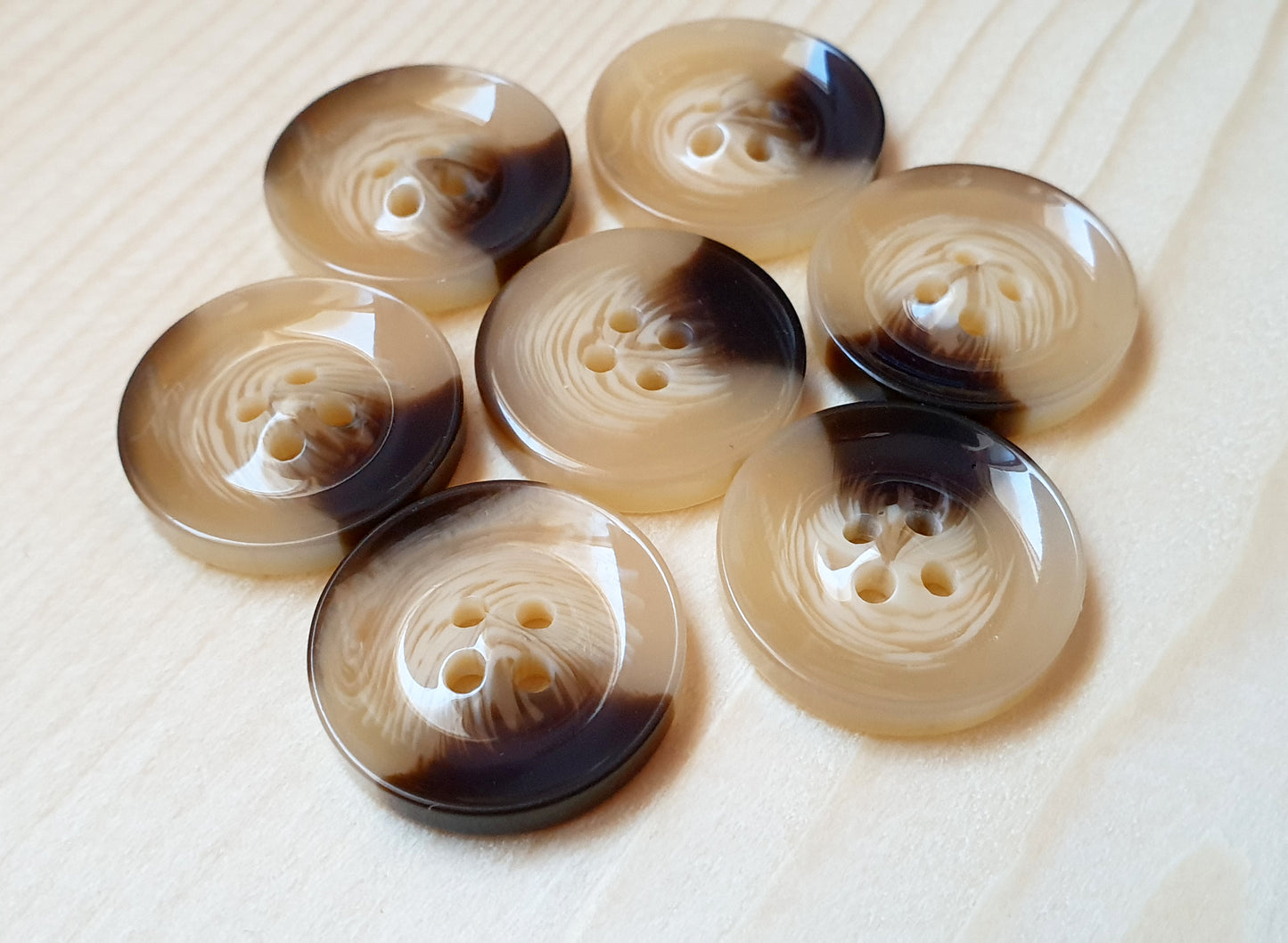 ICED MOCHA / 18-30mm / Resin Buttons / Sewing Buttons