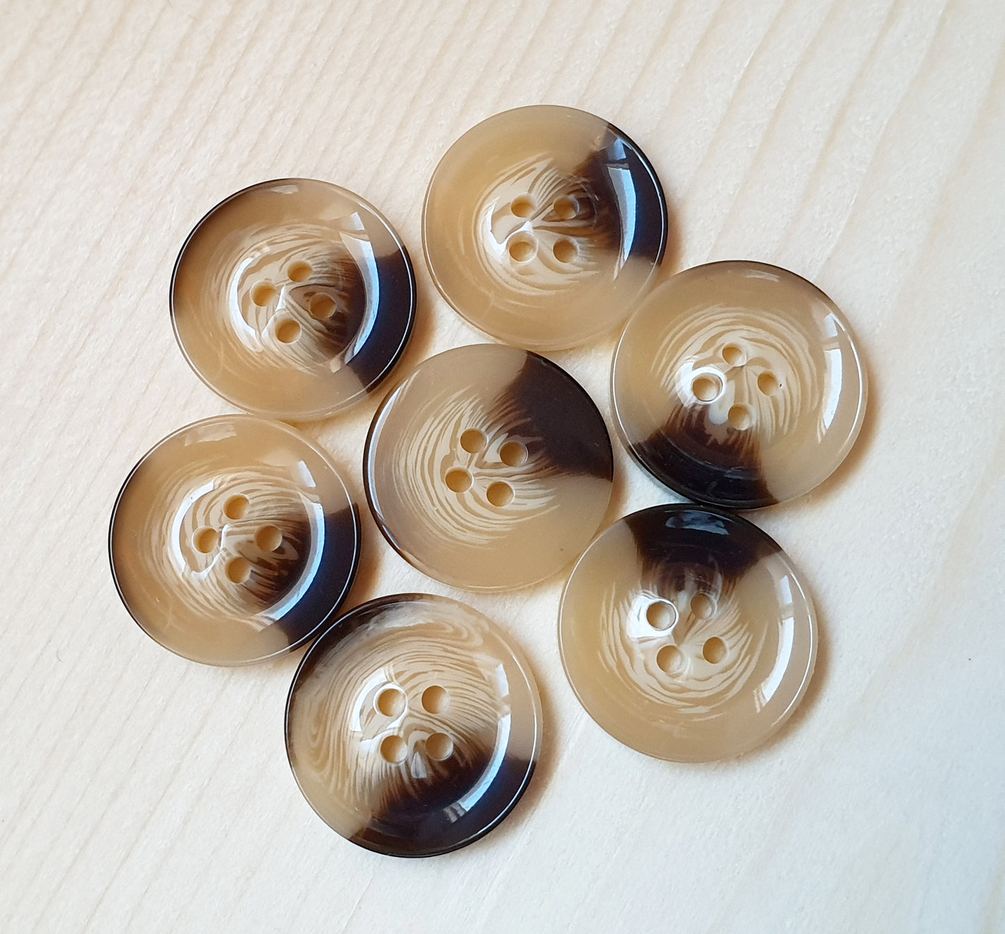 ICED MOCHA / 18-30mm / Resin Buttons / Sewing Buttons