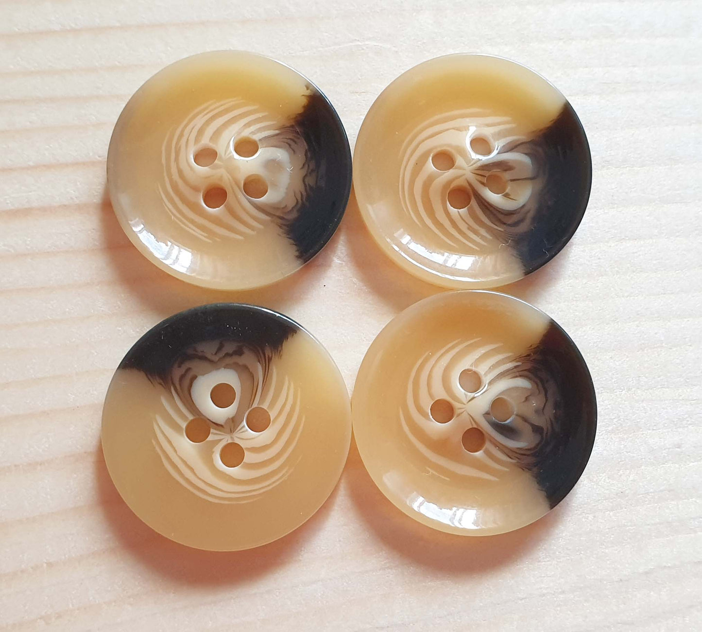 ICED MOCHA / 18-30mm / Resin Buttons / Sewing Buttons