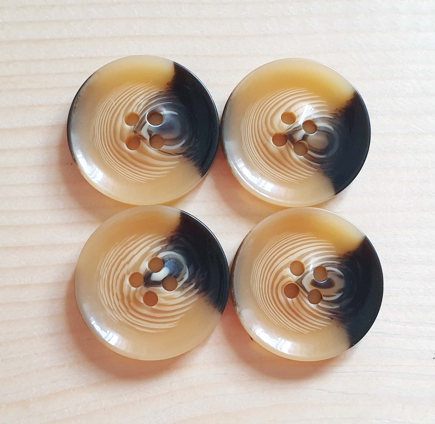 ICED MOCHA / 18-30mm / Resin Buttons / Sewing Buttons