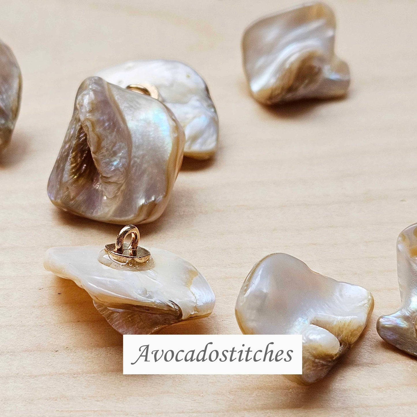 IRREGULAR PEARL SHANK / Set of 4 buttons / Seashell Metal Shank Buttons / Sewing Buttons