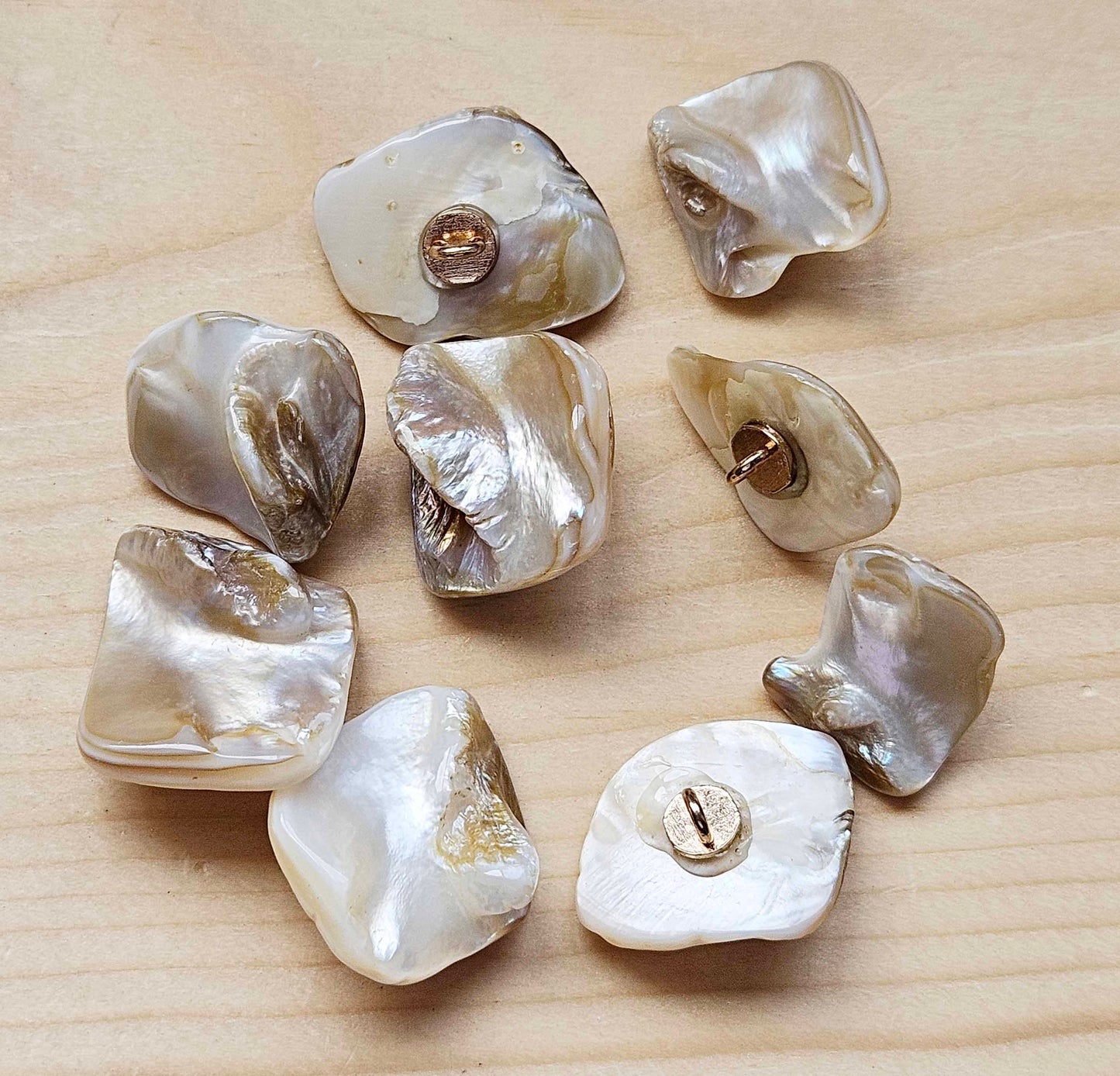 IRREGULAR PEARL SHANK / Set of 4 buttons / Seashell Metal Shank Buttons / Small Shell Buttons / Sewing Buttons