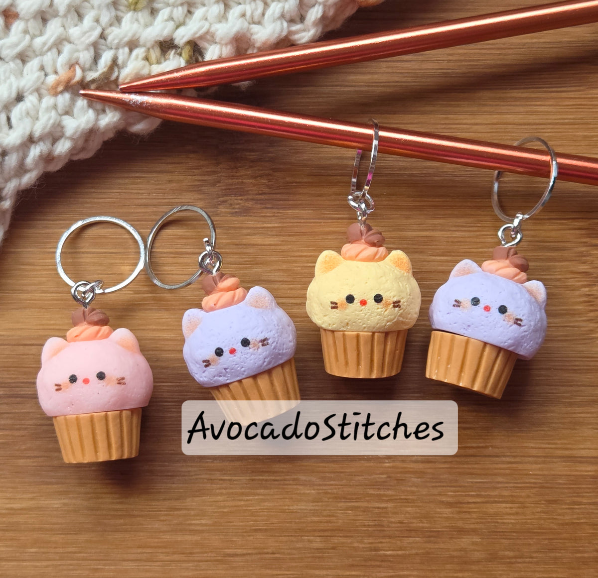 Clearance // KITTEN CUPCAKES – 4 Pieces / Knitting Crochet Stitch Markers / Notions