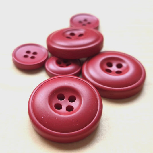 KOREAN STYLE RESIN Blood Red / 4-Hole Resin Buttons / 15-25mm (Set of 6)