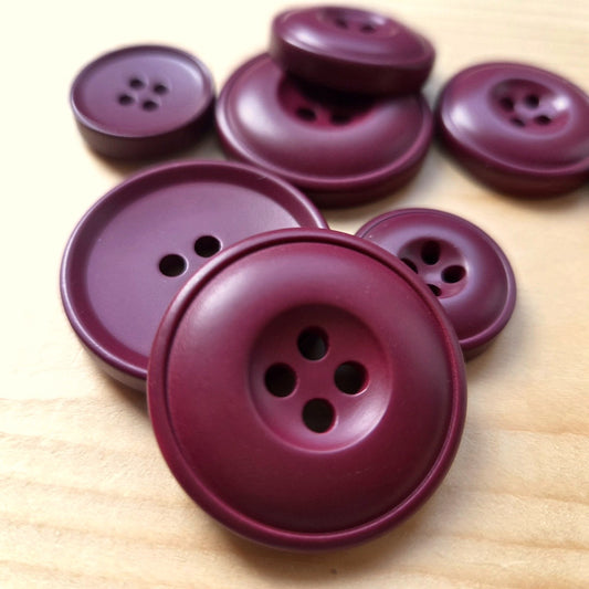 KOREAN STYLE RESIN Plum Red / 4-Hole Resin Buttons / 15-30mm (Set of 6)