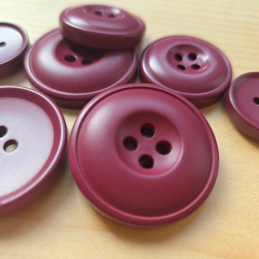 KOREAN STYLE RESIN Plum Red / 4-Hole Resin Buttons / 15-30mm (Set of 6)