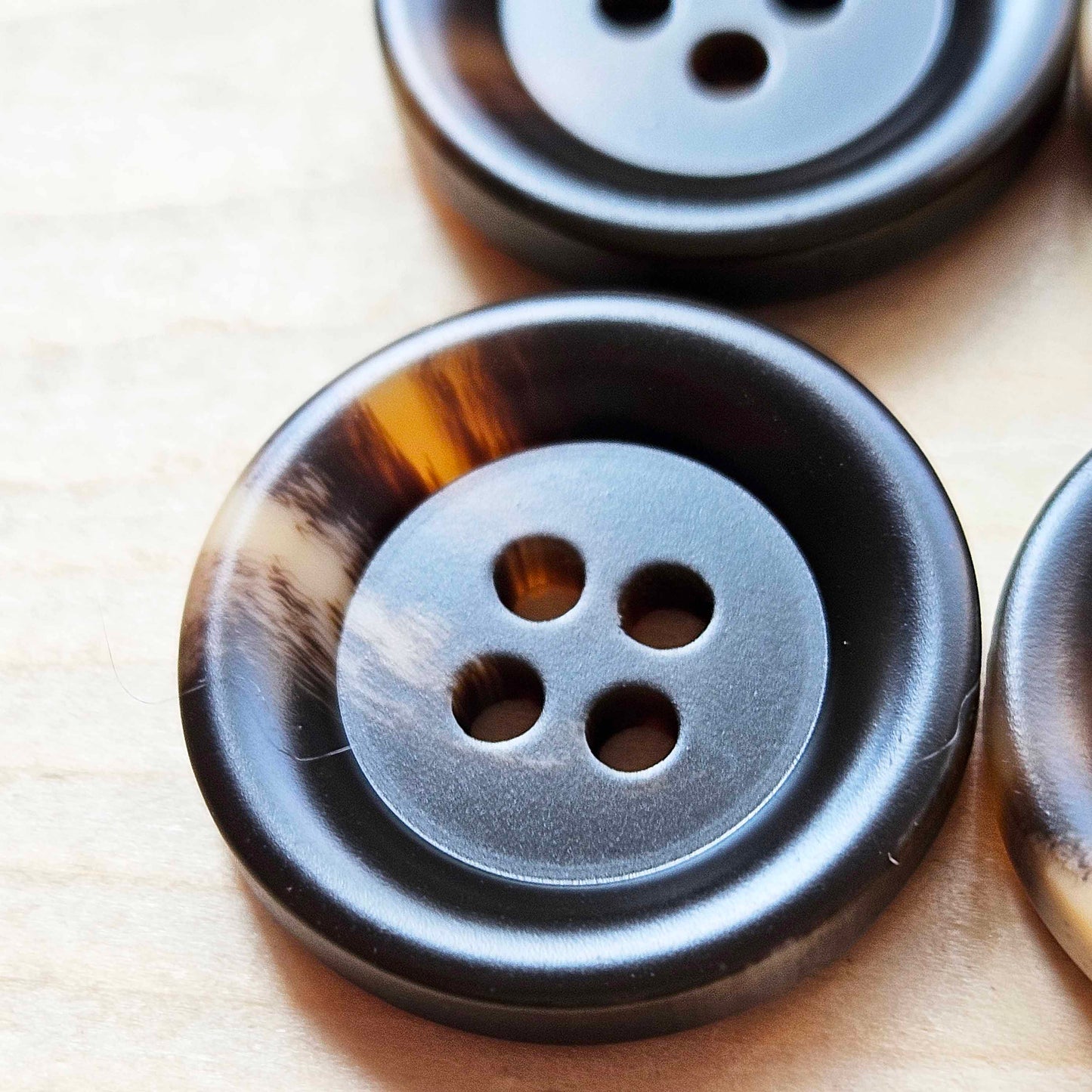 LAVA / 23mm - 4 buttons / Resin Buttons / Sewing Buttons