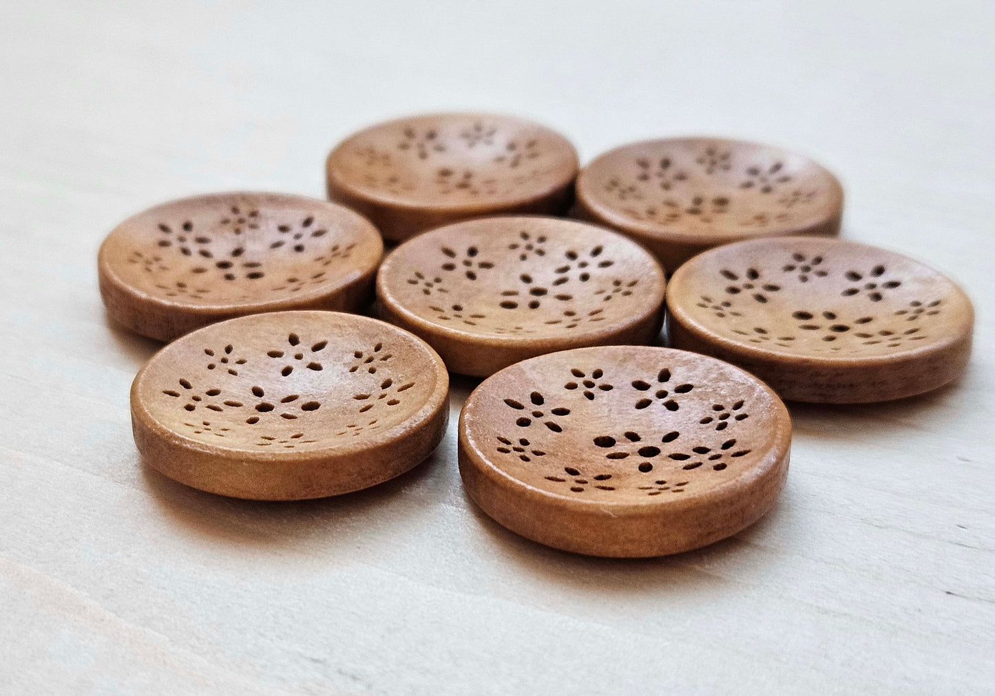 LITTLE FLOWERS / 20mm / Wooden Filigree Buttons / Flower Buttons / Sewing Buttons