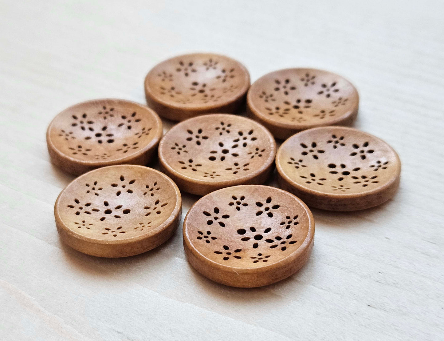 LITTLE FLOWERS / 20mm / Wooden Filigree Buttons / Flower Buttons / Sewing Buttons