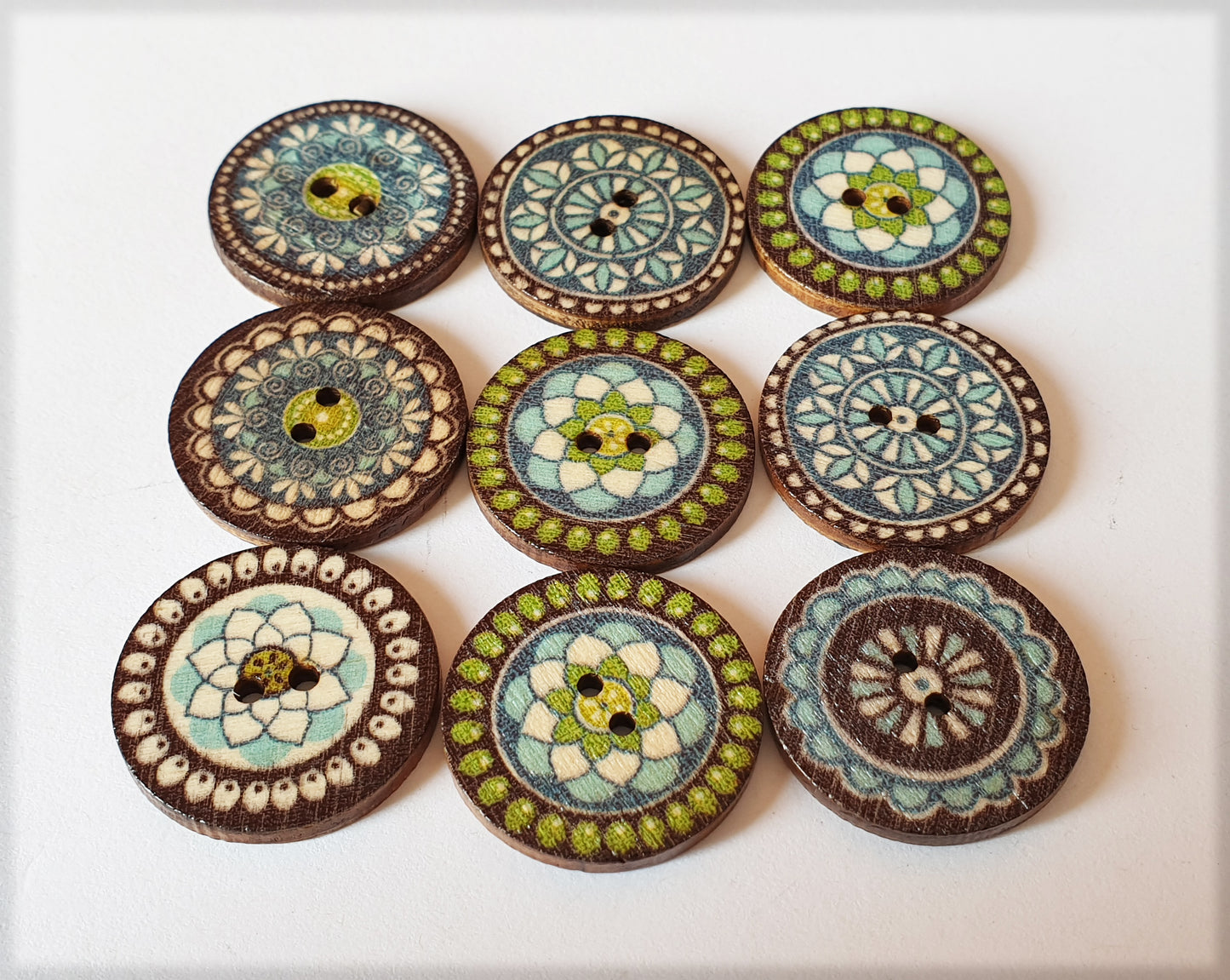 LOTUS / 15-25mm / Wooden Buttons / Sewing Buttons