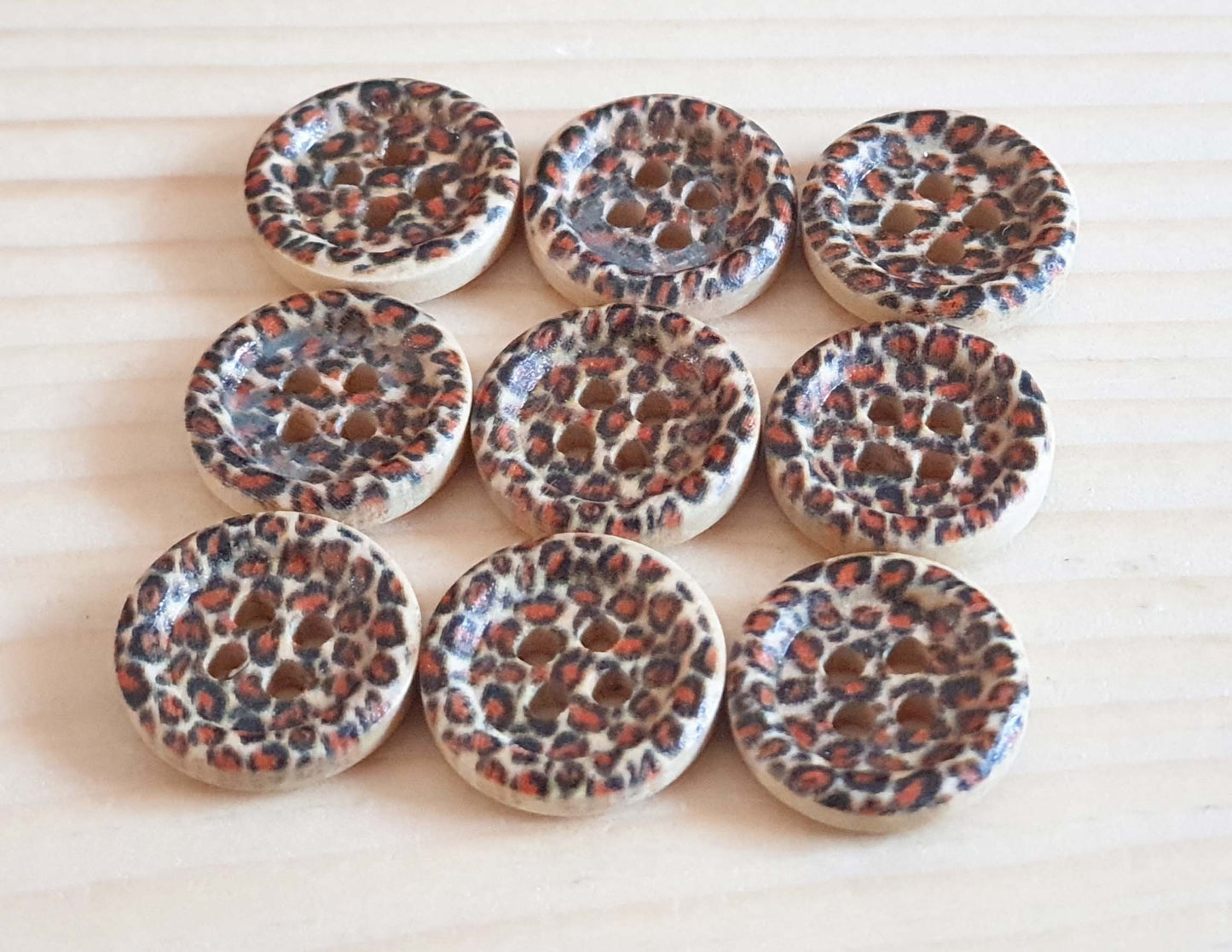 LEOPARD / 15mm - 8 buttons / Wooden Buttons / Sewing Buttons