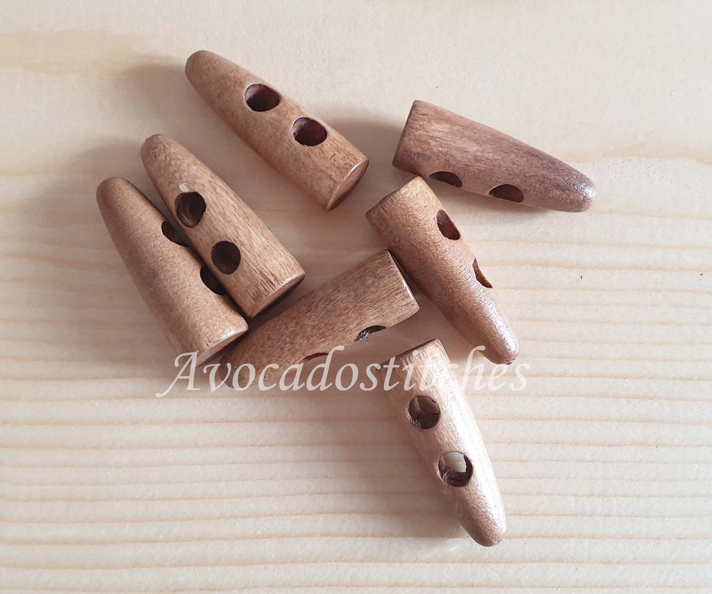 WOODEN TOGGLE Light Coffee Brown (Horn-shaped) / 35-53mm / Wooden Toggle Buttons / Sewing Buttons