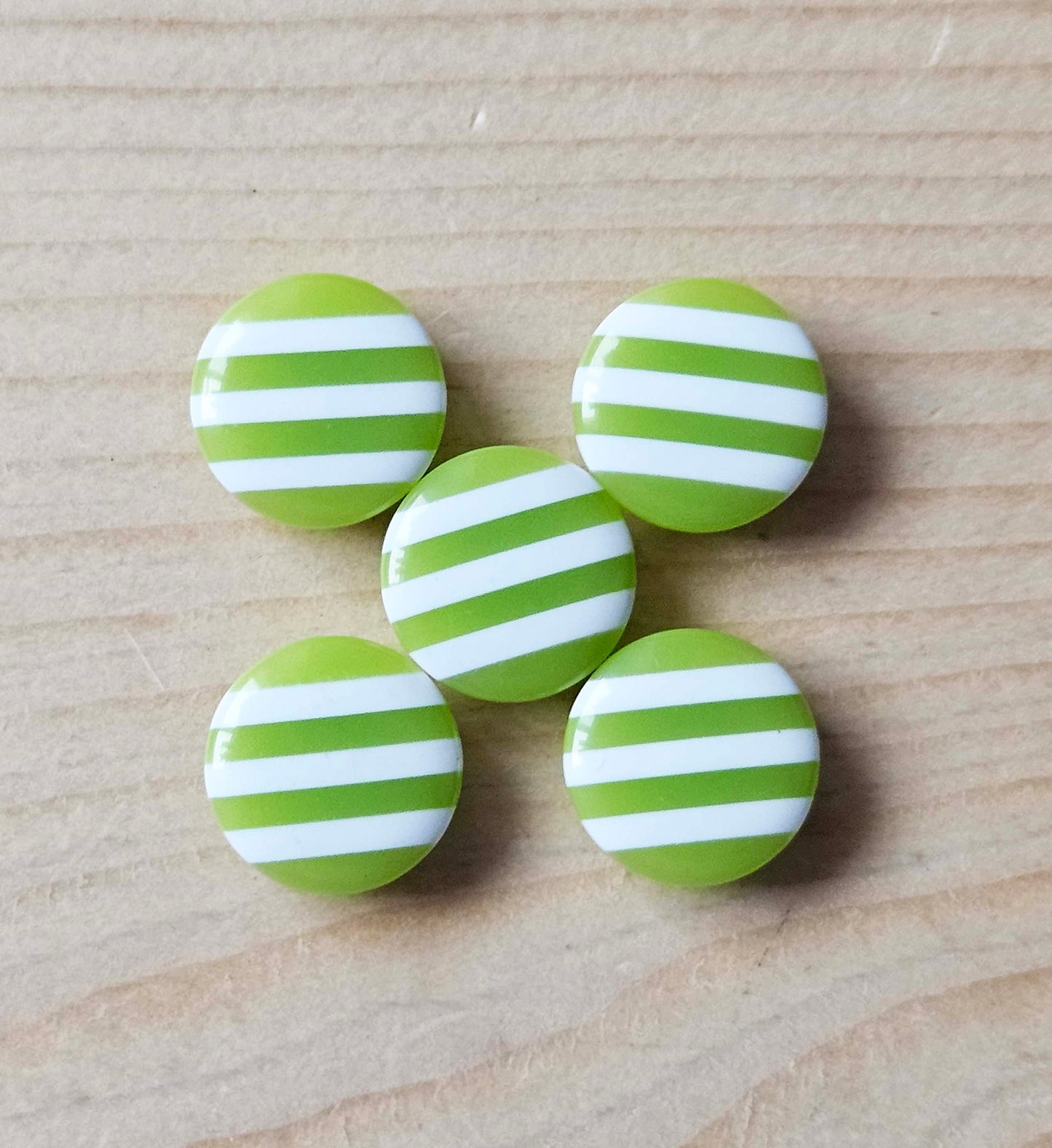 LIME SHANK RESIN / 14mm / Resin Buttons / Sewing Buttons