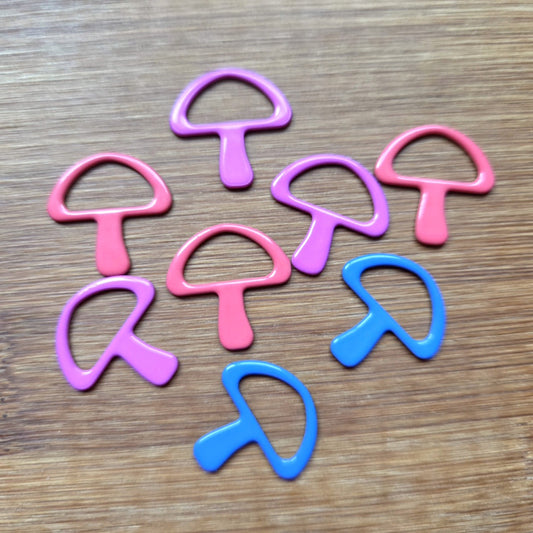 LITTLE MUSHROOMS Stitch Markers / 8 pcs / Snag Free / Knitting Crochet Notions