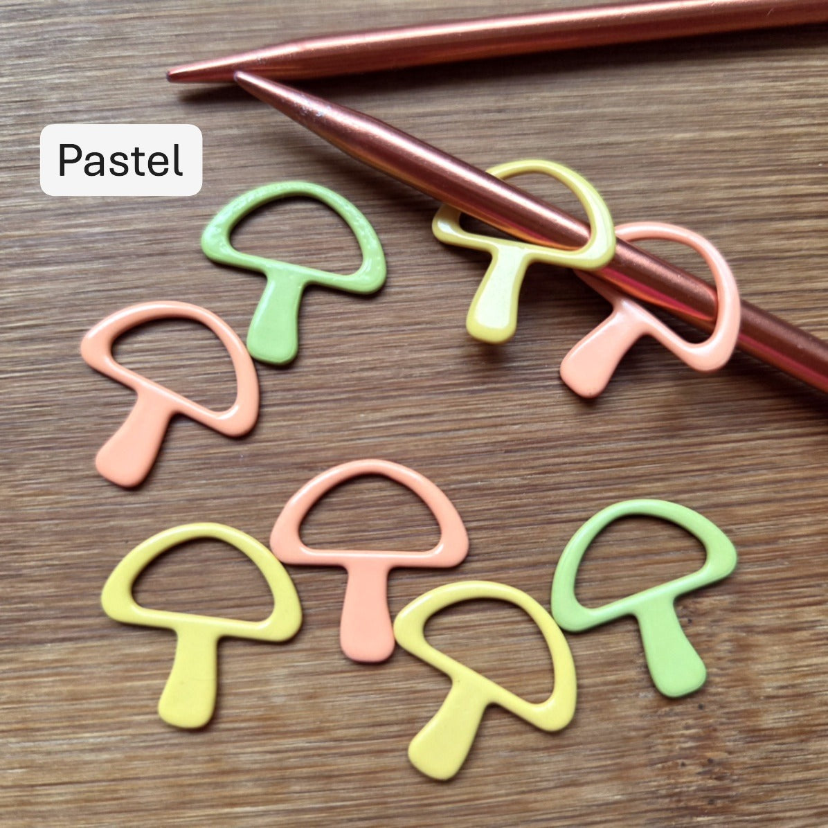 LITTLE MUSHROOMS Stitch Markers / 8 pcs / Snag Free / Knitting Crochet Notions