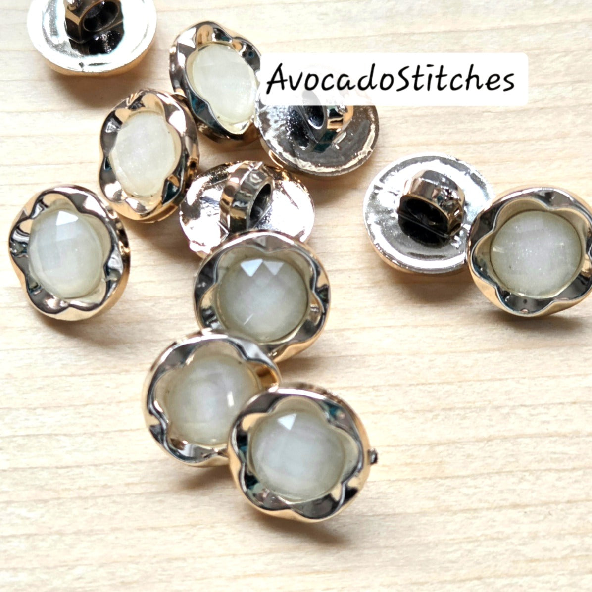 LUSTRE FLOWER / Plastic Shank Buttons / 12mm (Set of 10)