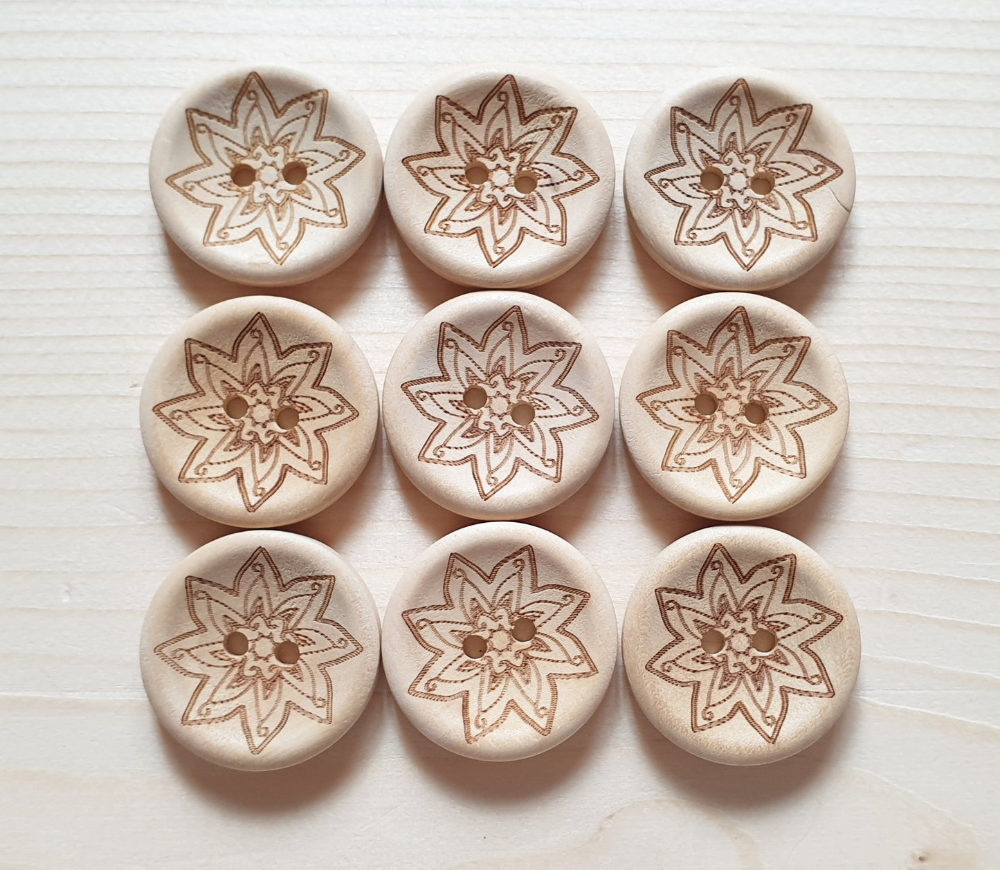 AvoDesigns MANDALA STARFLOWER / Unvarnished 2-Hole Wooden Buttons / 25mm (Set of 6)