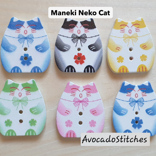 Clearance // MANEKI NEKO CAT / 8 buttons / Wooden Buttons / Sewing Buttons