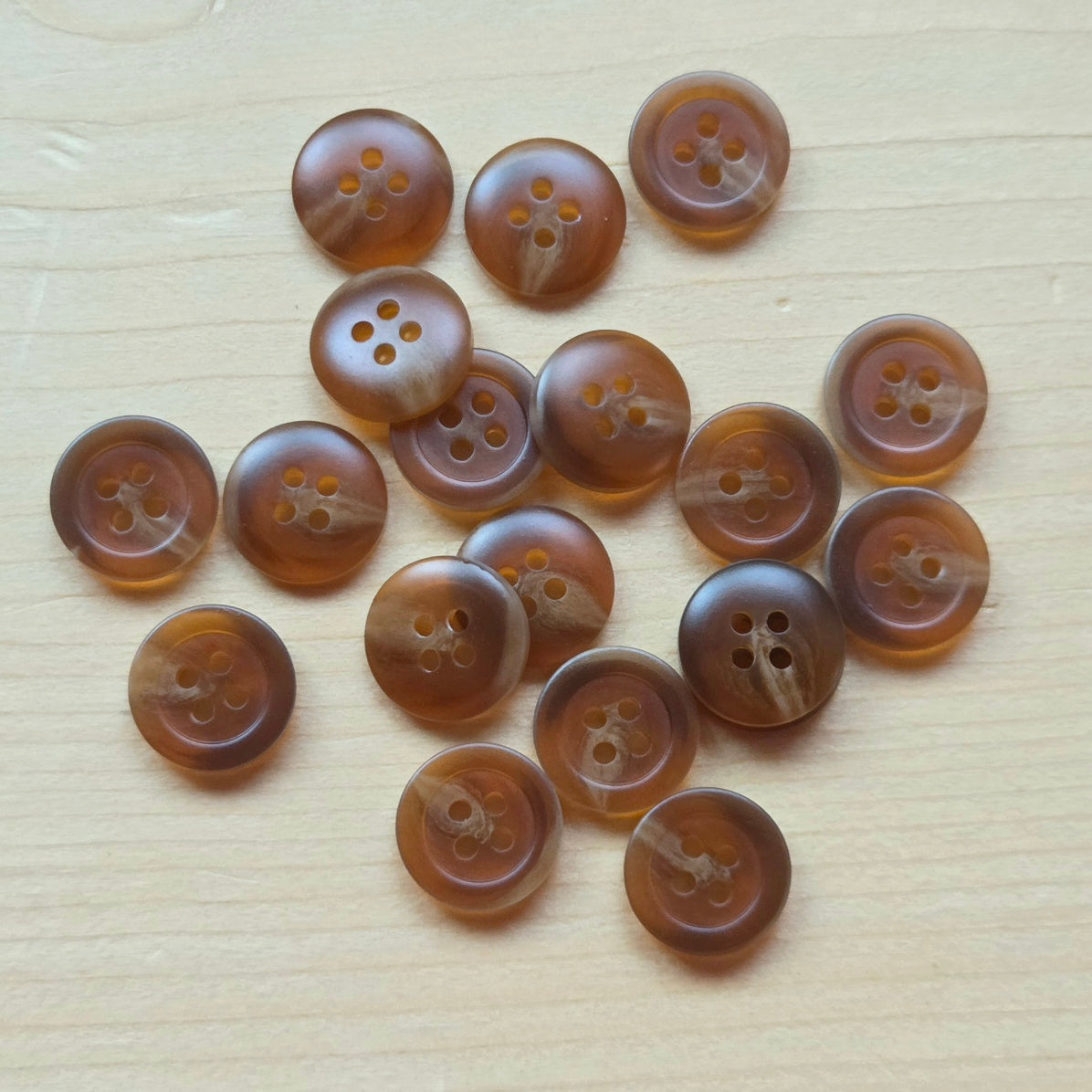 Maple Caramel / Resin Buttons / 11mm (Set of 10)
