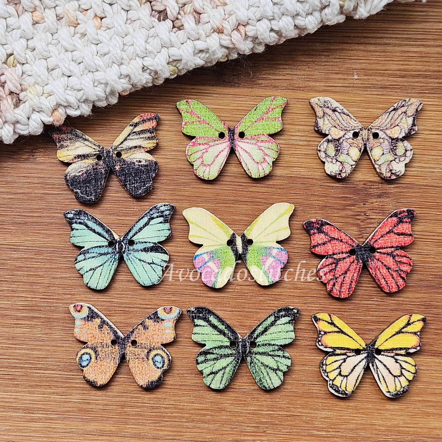MONARCH BUTTERFLY / 8 buttons / Wooden Buttons / Sewing Buttons