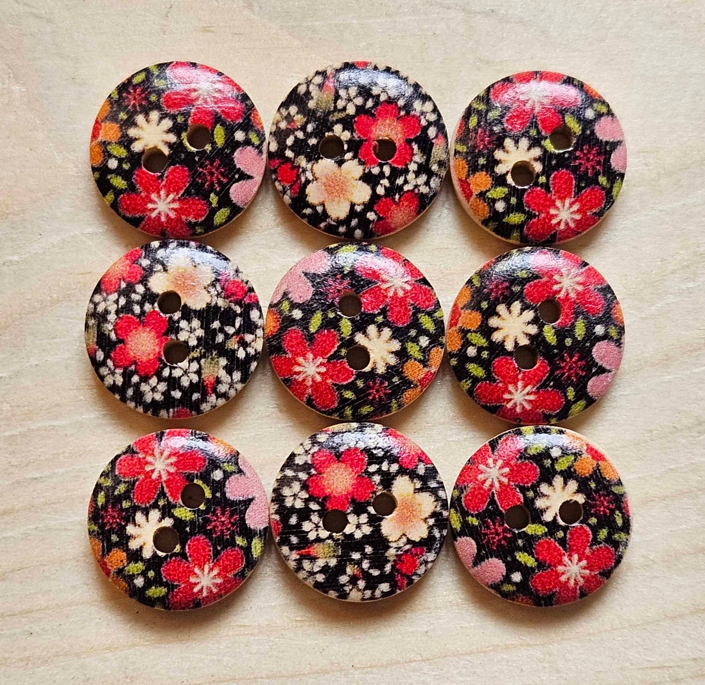 FLOWERS IN DARKNESS / Wooden Buttons / 15mm (Set of 8)