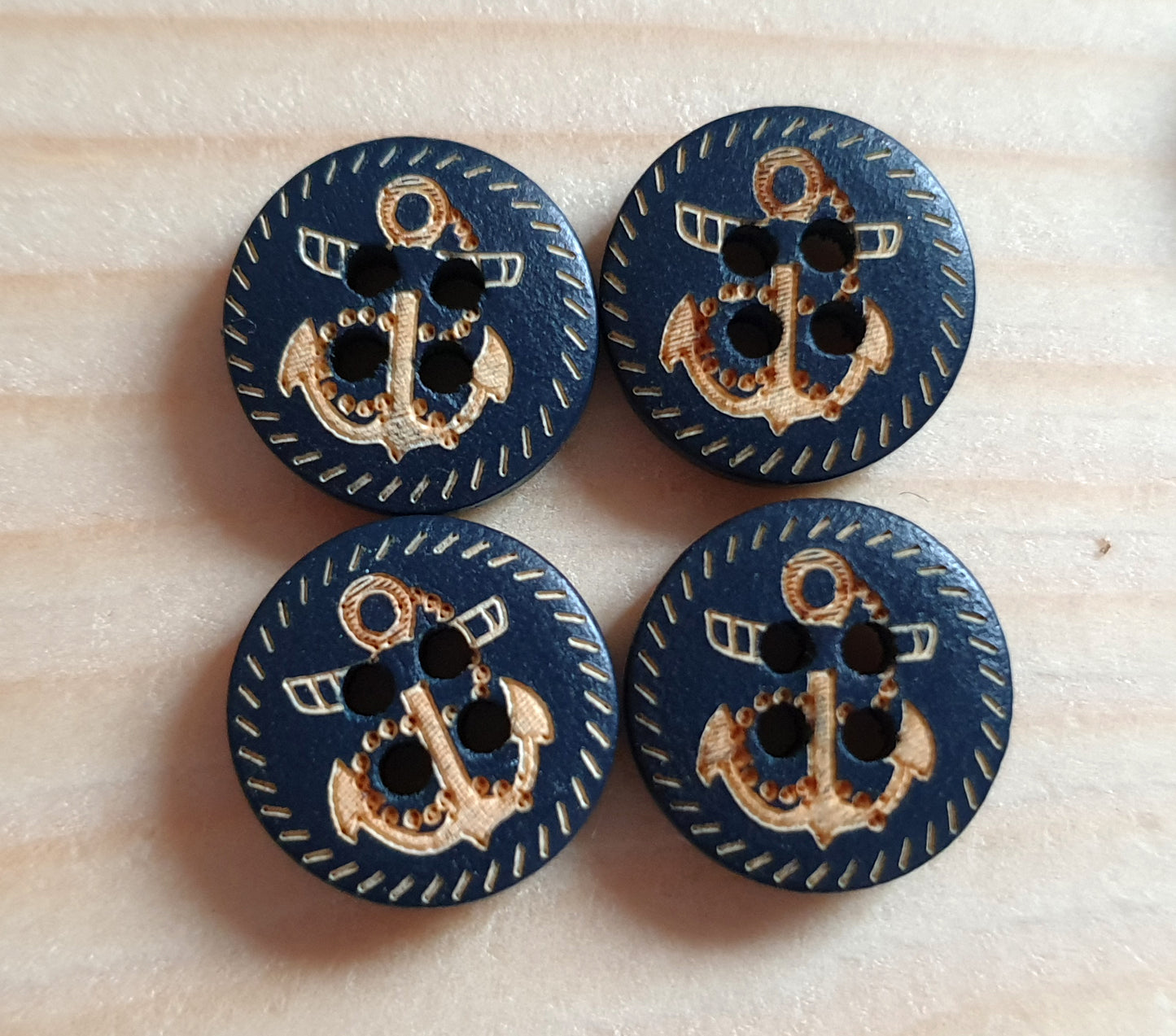 NAVY ANCHOR / Navy Blue 4-Hole Wooden Buttons / 15mm (Set of 8)