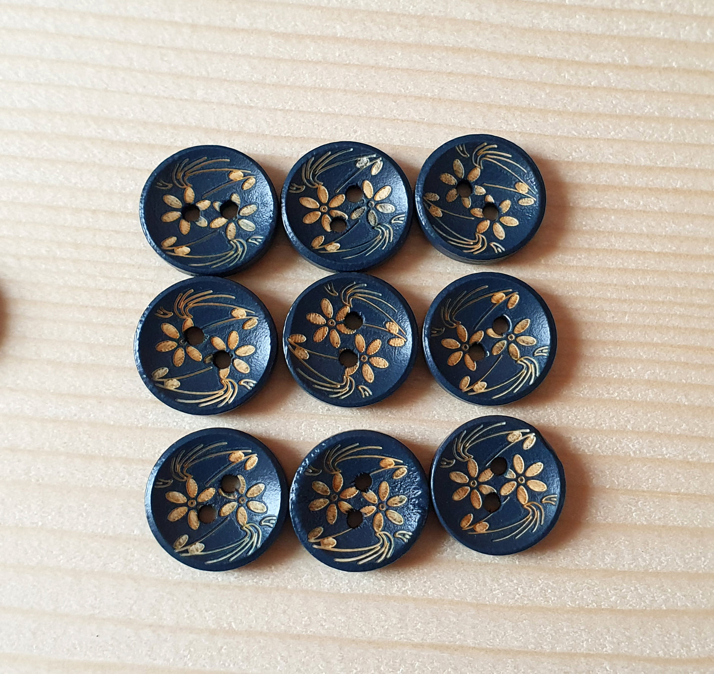 NAVY DAFFODIL / 15mm - 8 buttons / Dark Blue Wooden Buttons / Sewing Buttons