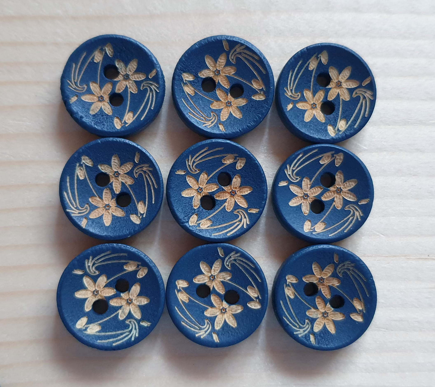 NAVY DAFFODIL Wooden Buttons — 15mm Dark Blue Sewing Buttons (Set of 8)
