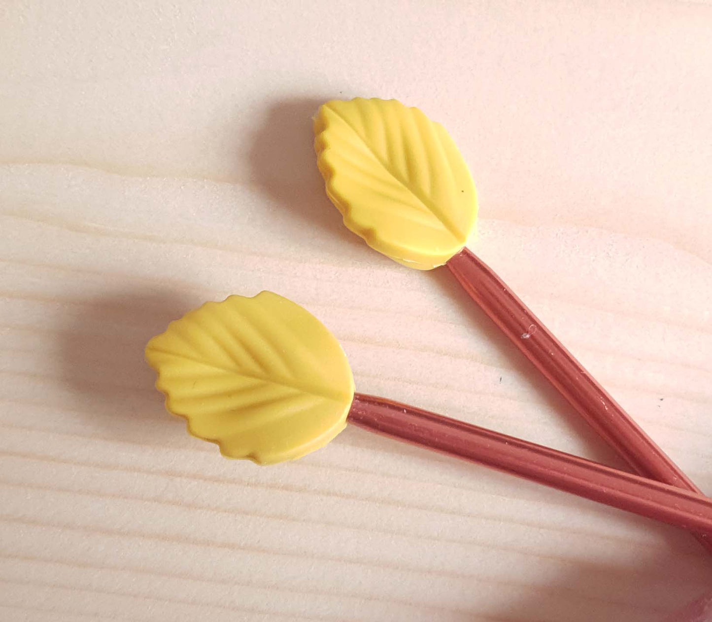 LEAF STITCH STOPPERS / Knitting Needle Stoppers / Point Protection / Notions