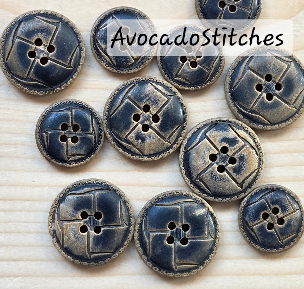 OLD SADDLE 4-Hole Black Buffalo Horn Buttons / 18-23mm / Set of 4 buttons / Real Horn Buttons / Natural Sewing Buttons
