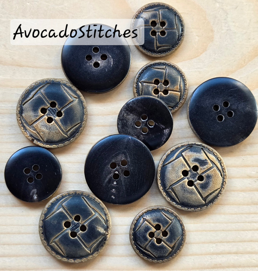 OLD SADDLE 4-Hole Black Buffalo Horn Buttons / 18-23mm / Set of 4 buttons / Real Horn Buttons / Natural Sewing Buttons