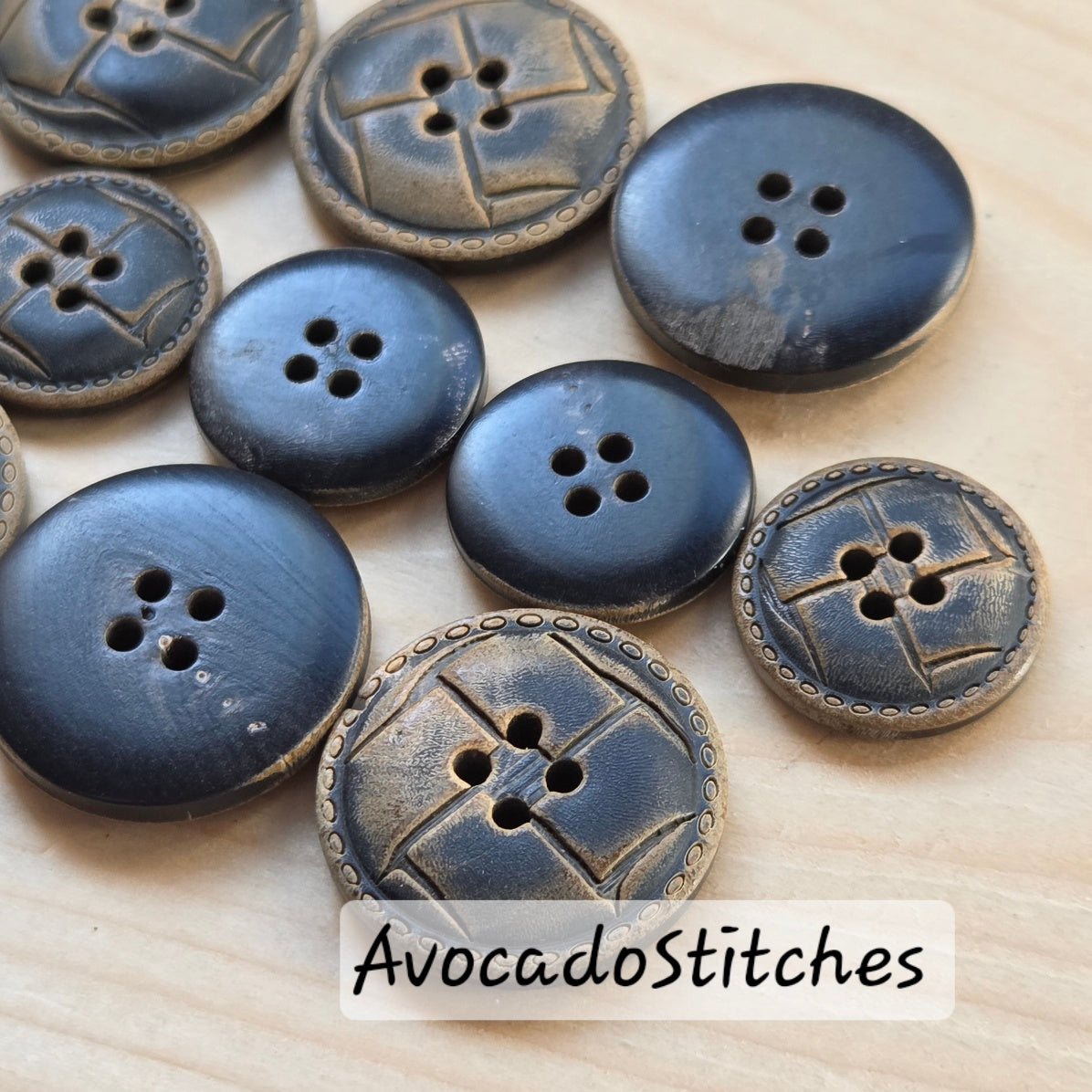OLD SADDLE 4-Hole Black Buffalo Horn Buttons / 18-23mm / Set of 4 buttons / Real Horn Buttons / Natural Sewing Buttons