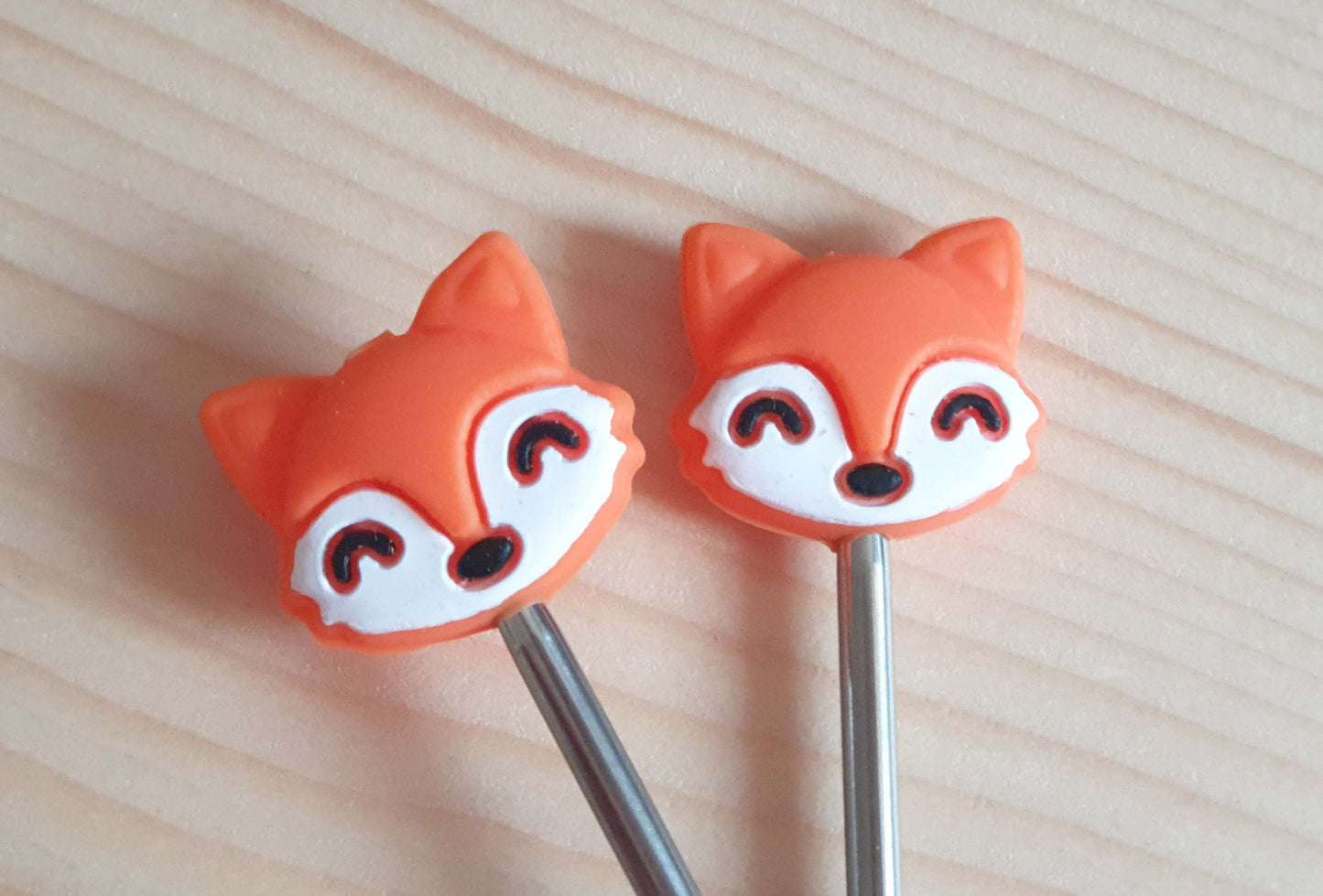 ORANGE FOX STITCH STOPPERS / Knitting Needle Stoppers / Point Protection / Notions