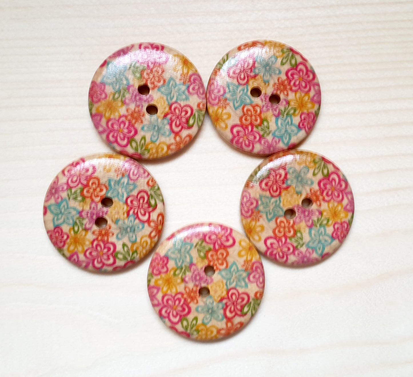 PASTEL FLOWER BED / 30mm / Set of 5 buttons / Wooden Buttons / Sewing Buttons