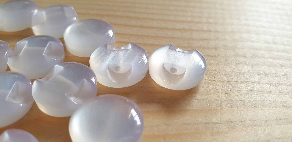 PEARL WHITE SHANK RESIN / 12mm - 8 buttons / Resin Buttons / Sewing Buttons