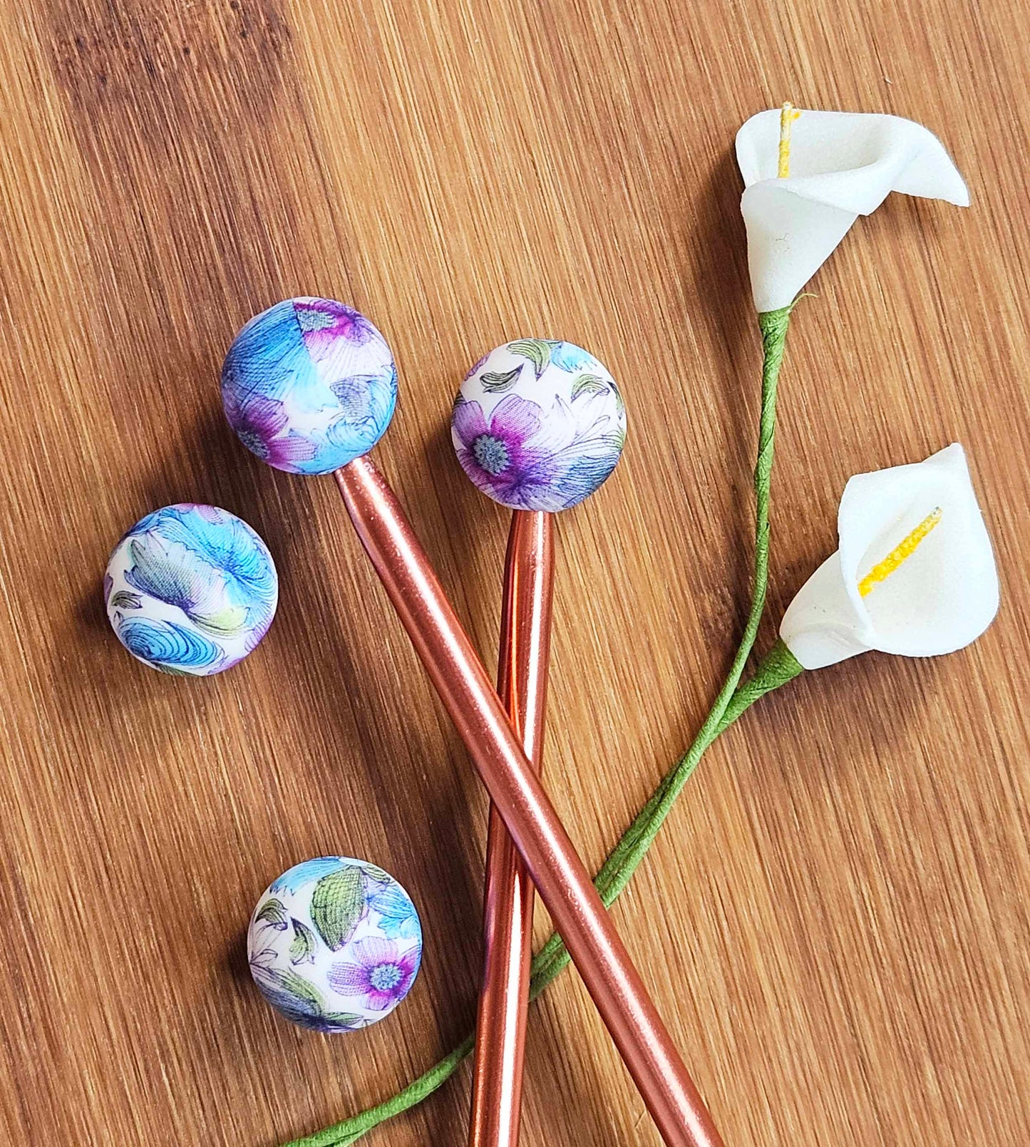 ROUND PURPLE COSMOS Stitch Stoppers / 2 pieces / Knitting Needle Stoppers / Point Protection / Notions