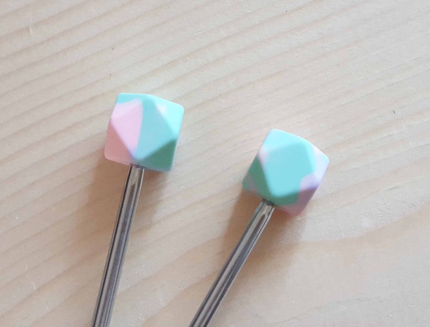 HEXAGONAL PASTEL PINK BLUE Stitch Stoppers / Knitting Needle Stoppers / Point Protection / Notions