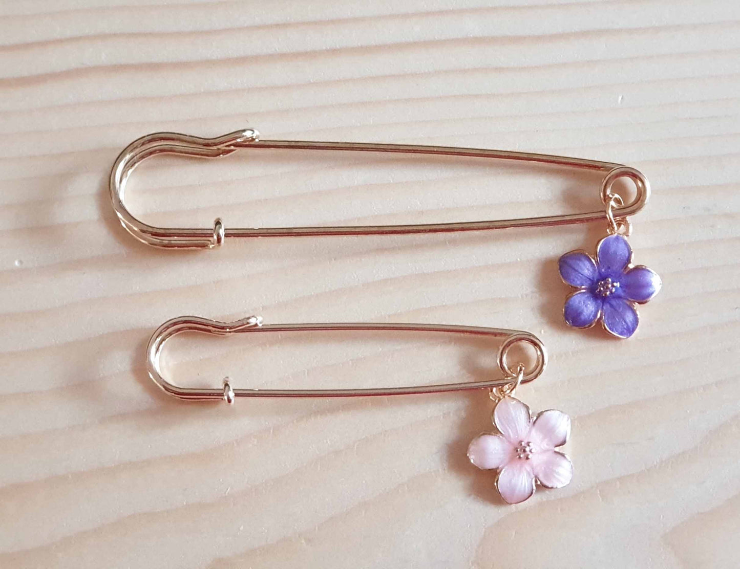 PASTEL FLORALS STITCH HOLDERS / 2 pcs / Kilt Pin Stitch Holders / Knitting Crochet Notions / Shawl Pins / Brooches