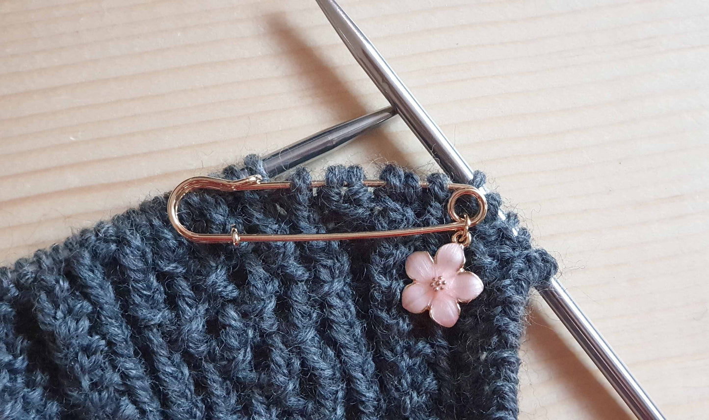 PASTEL FLORALS STITCH HOLDERS / 2 pcs / Kilt Pin Stitch Holders / Knitting Crochet Notions / Shawl Pins / Brooches