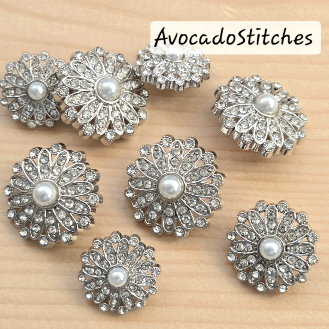PEARL GARDEN / 17-22mm / Set of 4 buttons / Metal Shank Buttons / Sewing Buttons