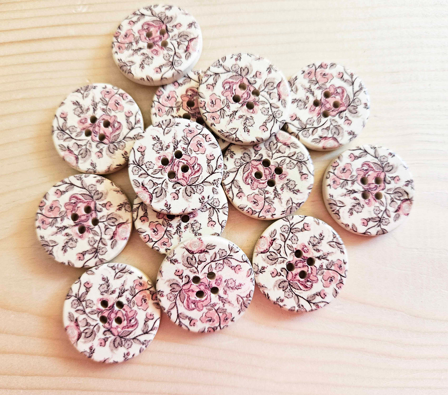 PINK PASTEL BEGONIA / 30mm / Set of 6 buttons / Wooden Buttons / Sewing Buttons