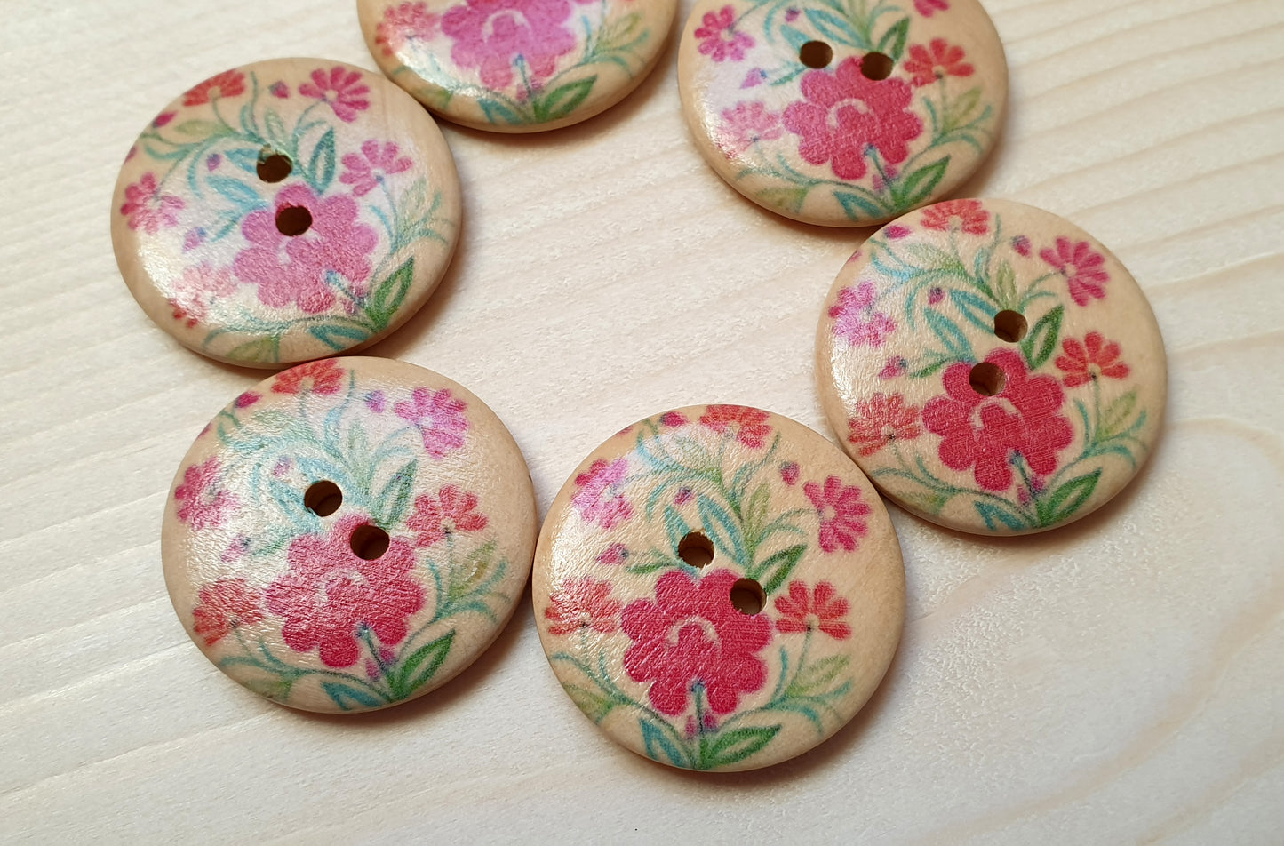 RED PINK FAN / 30mm / Set of 6 buttons / Wooden Buttons / Sewing Buttons