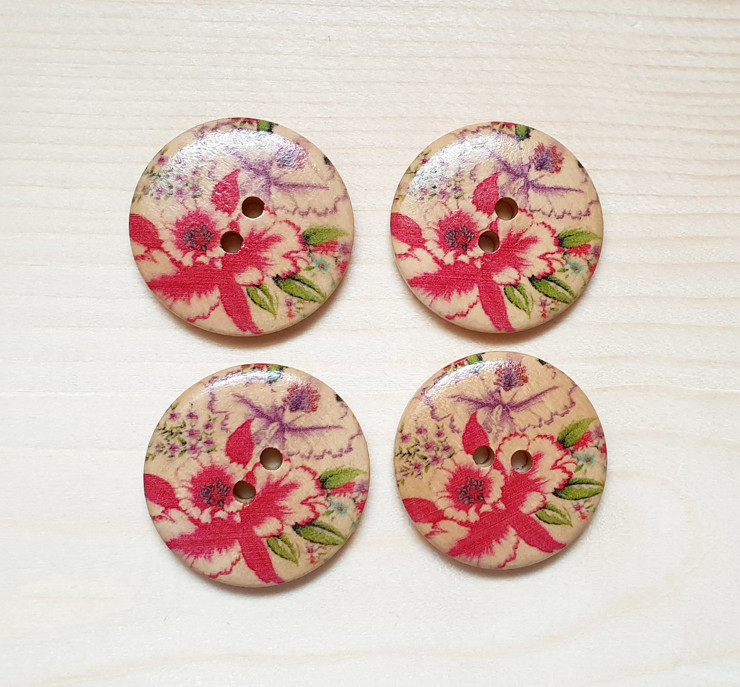 RED PURPLE BUTTERFLY FLOWERS / 30mm - 4 buttons / Wooden Buttons / Sewing Buttons