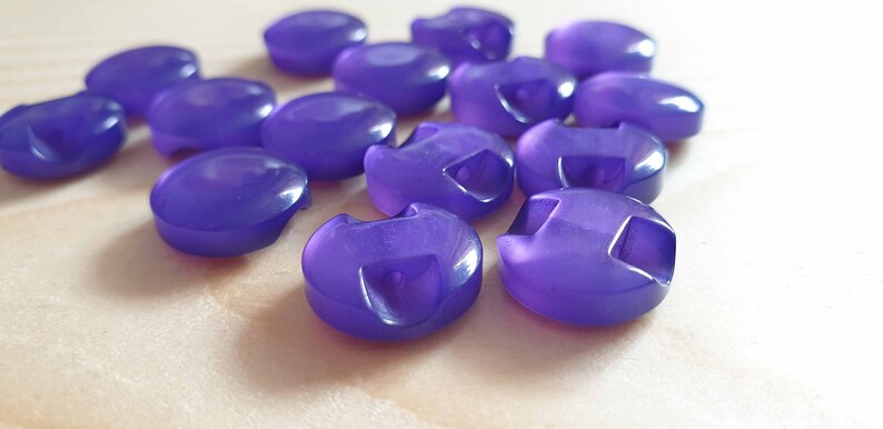 ROYAL PURPLE SHANK RESIN / 12mm / Resin Buttons / Sewing Buttons